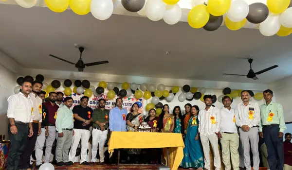 अम्बेडकरनगर में शिक्षक दिवस पर विदुषी संस्थान में सांस्कृतिक कार्यक्रम